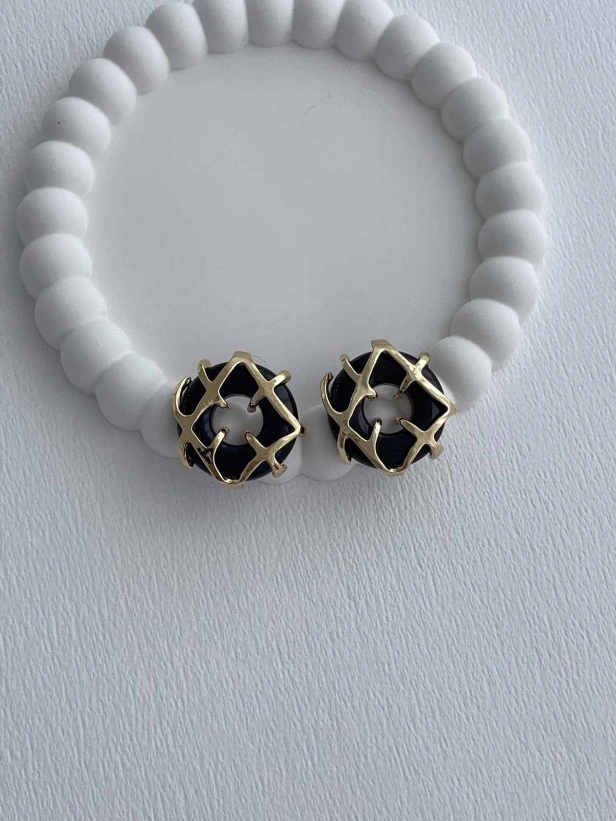 Özel Seri Siyah Mineli Gold X Detay Küpe