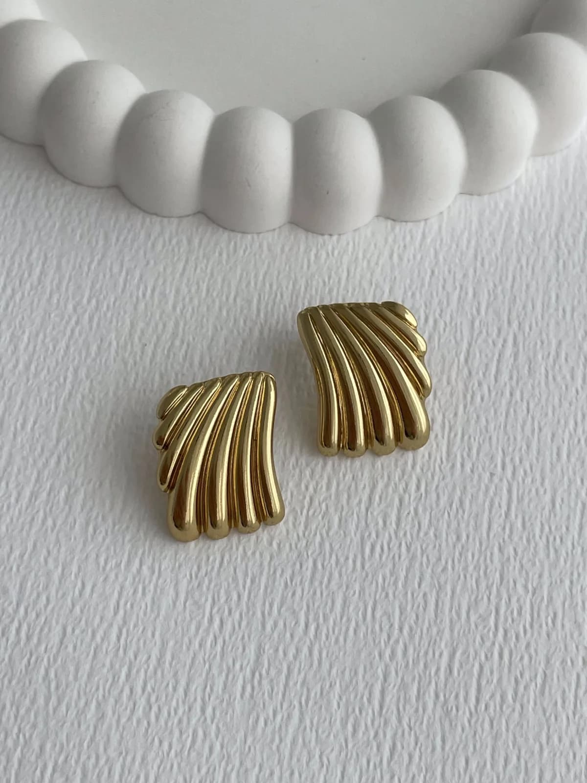 Çelik Tırtık Desen Geometrik Tasarım Gold Küpe