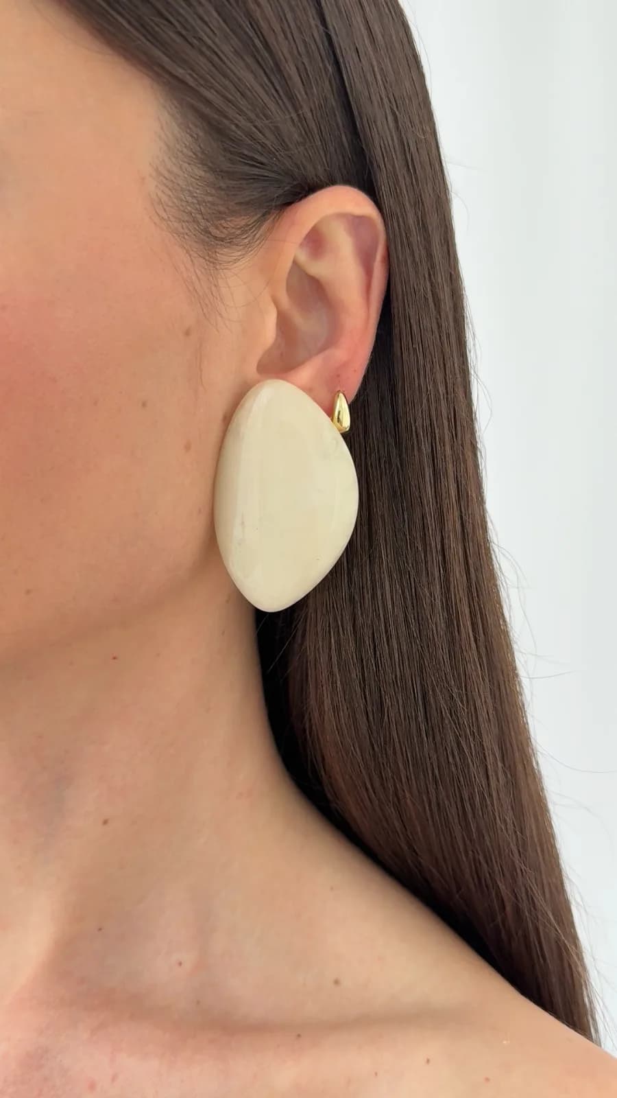 Özel Seri Krem Tasarım Oval Küpe