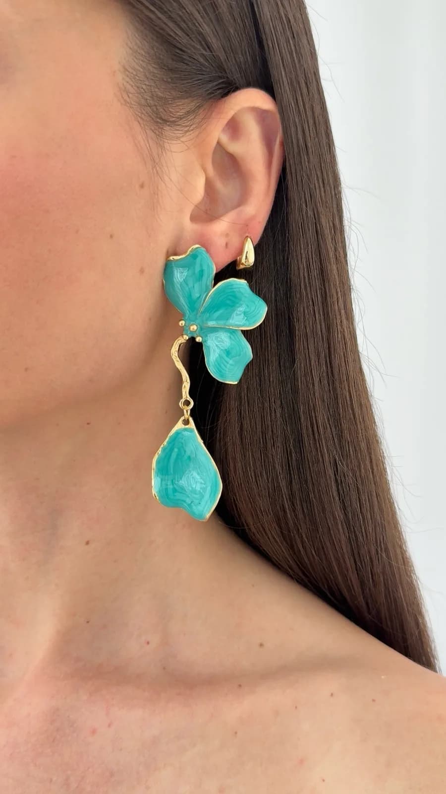 Özel Seri Turkuaz Mineli Sallantılı Çiçek Tasarım Gold Küpe