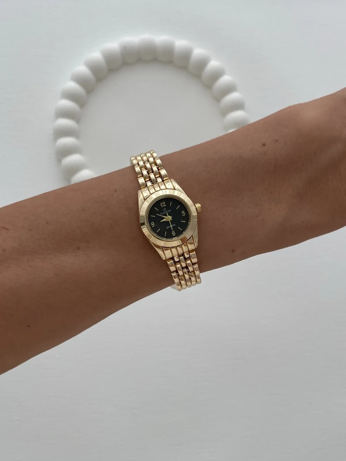Yuvarlak Tasarım Kadranı Siyah Gold Vintage Saat