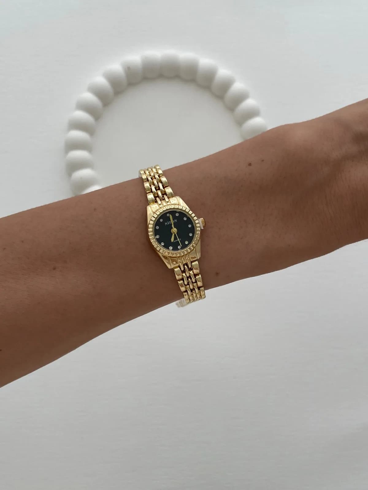 Yuvarlak Tasarım Kadranı Siyah Gold Vintage Saat