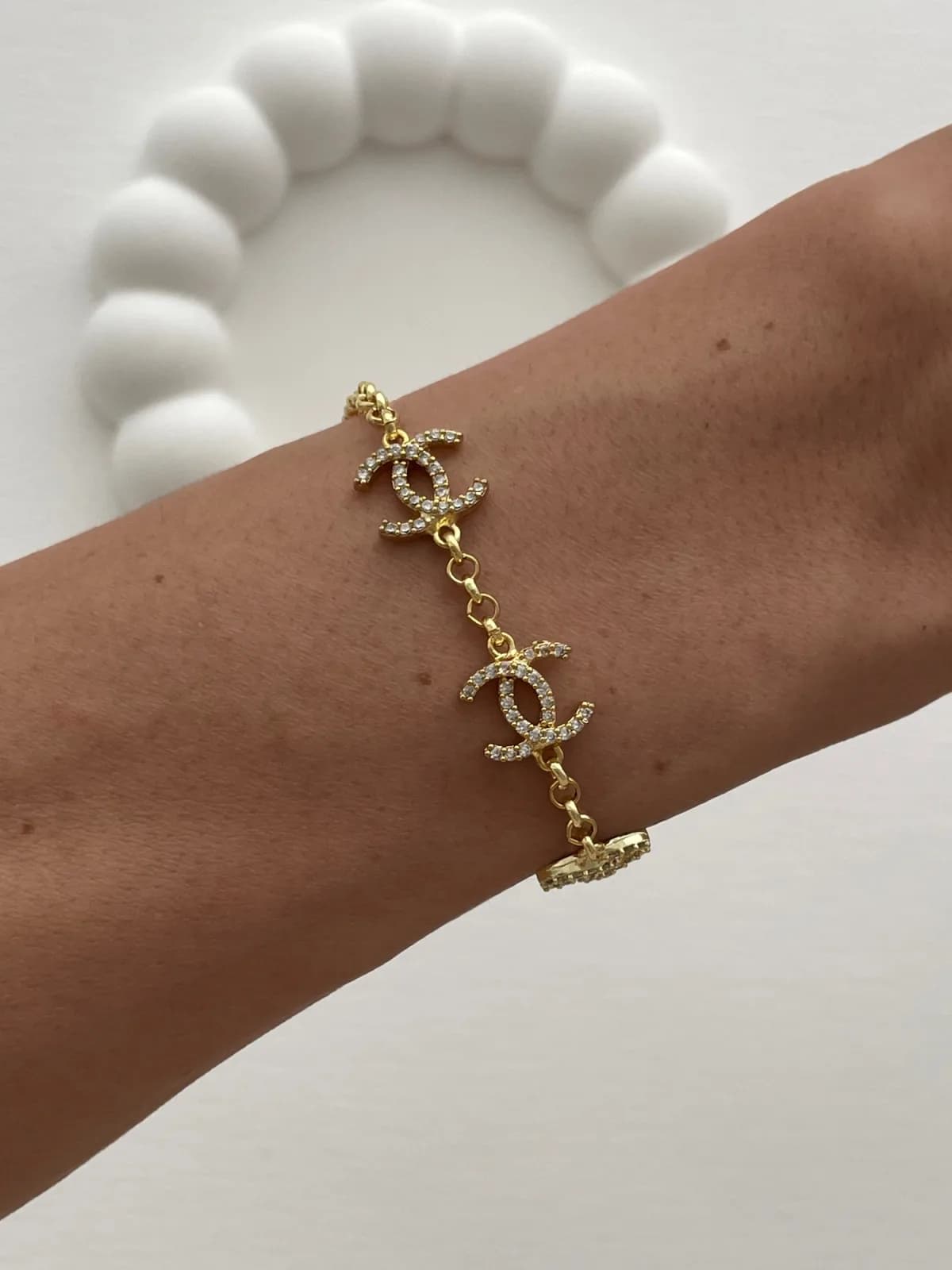 Özel Seri Marka Model Zirkon Taşlı CC Üçlü Tasarım Gold Bileklik