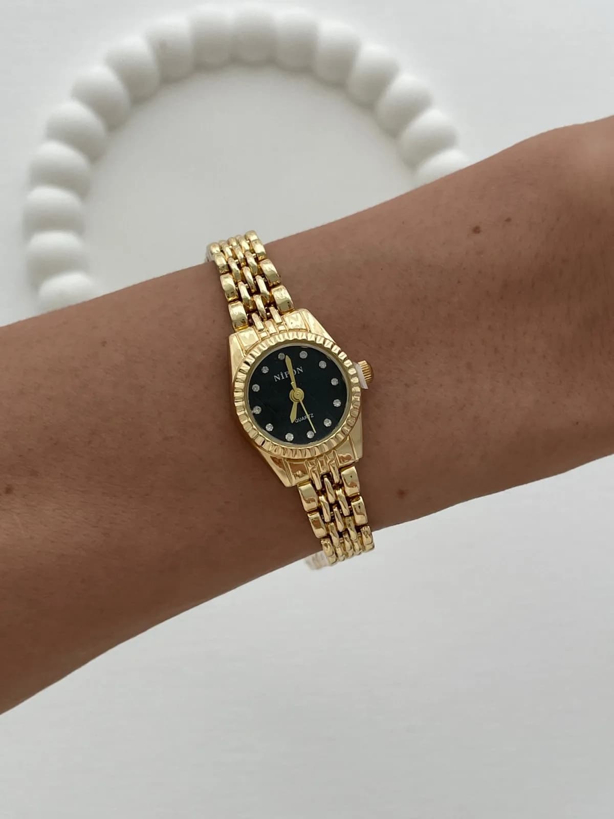 Yuvarlak Tasarım Kadranı Siyah Gold Vintage Saat