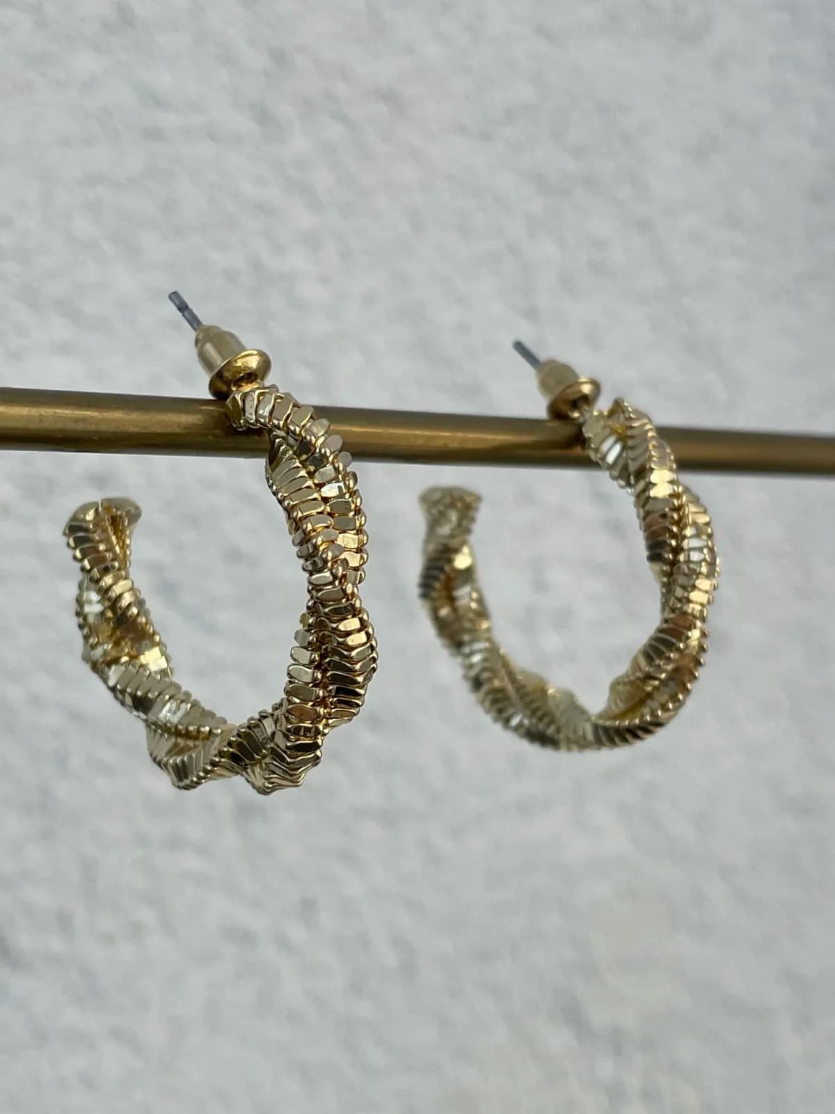 Özel Seri Desenli Burgu Tasarım Gold Halka Küpe
