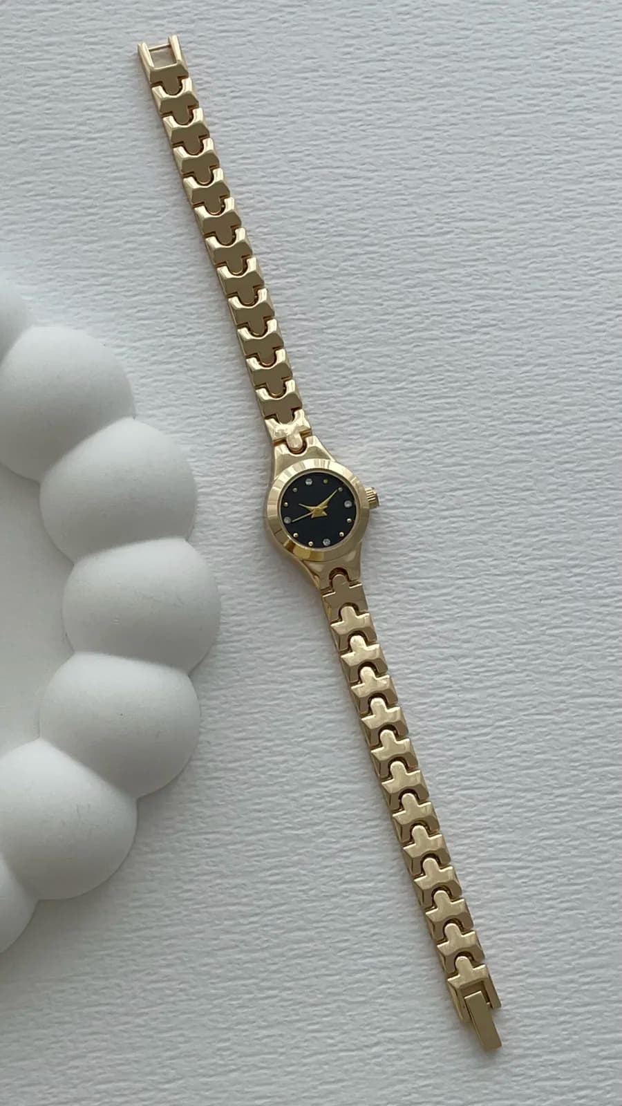 Yuvarlak Tasarım Kadranı Siyah Gold Vintage Saat