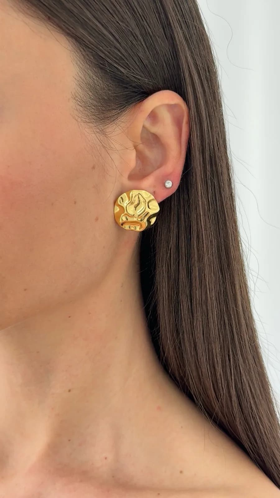 Çelik Soyut Tasarım Yuvarlak Gold Küpe