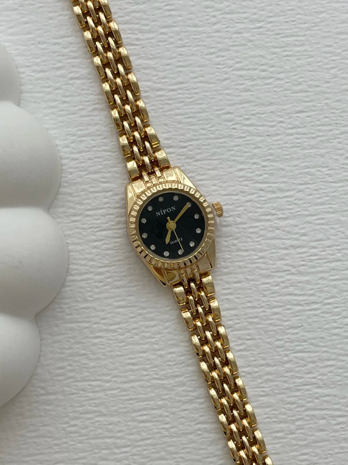 Yuvarlak Tasarım Kadranı Siyah Gold Vintage Saat