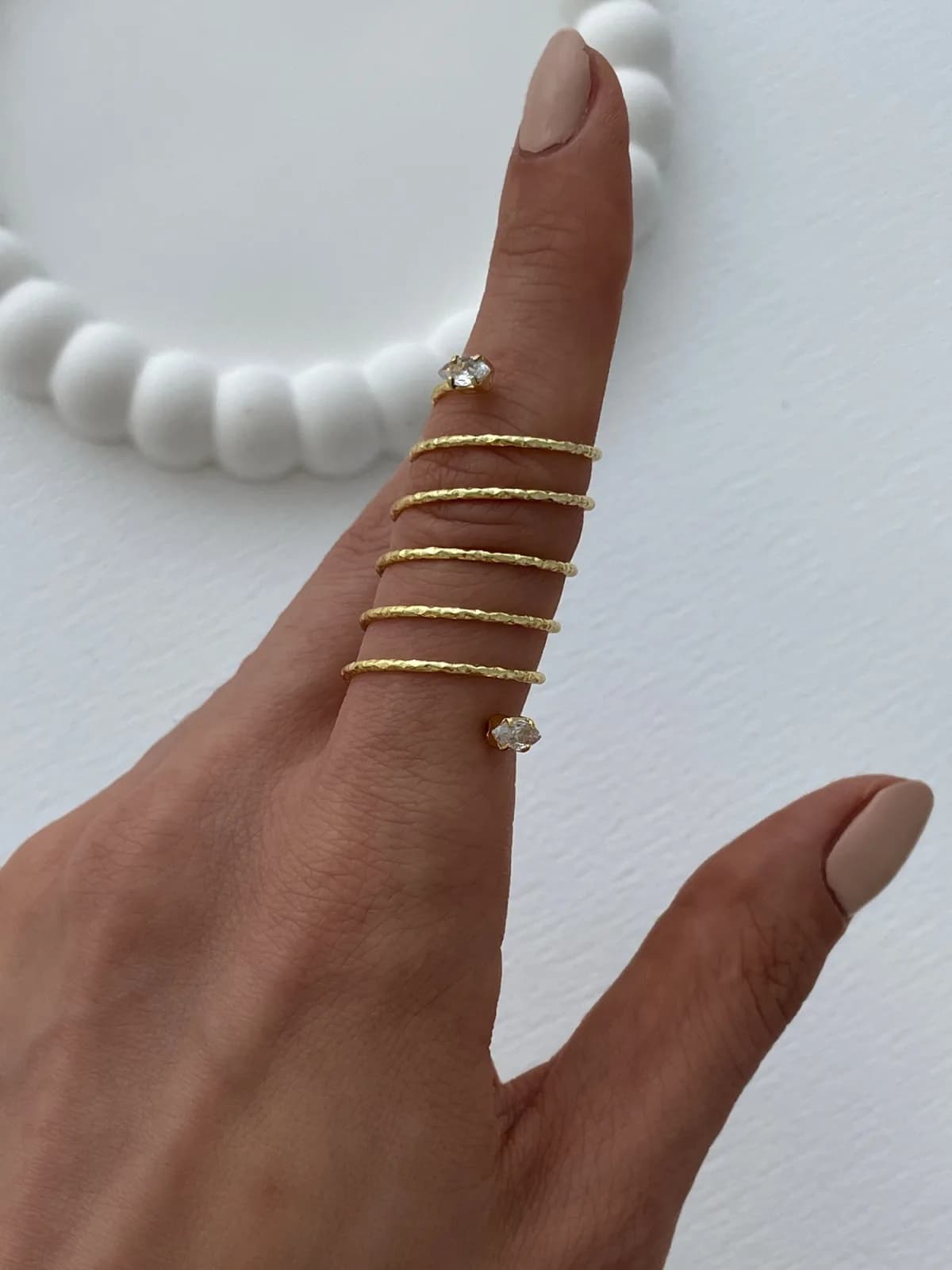 Özel Seri Damla Baget Taşlı Spiral Tasarım Gold Yüzük