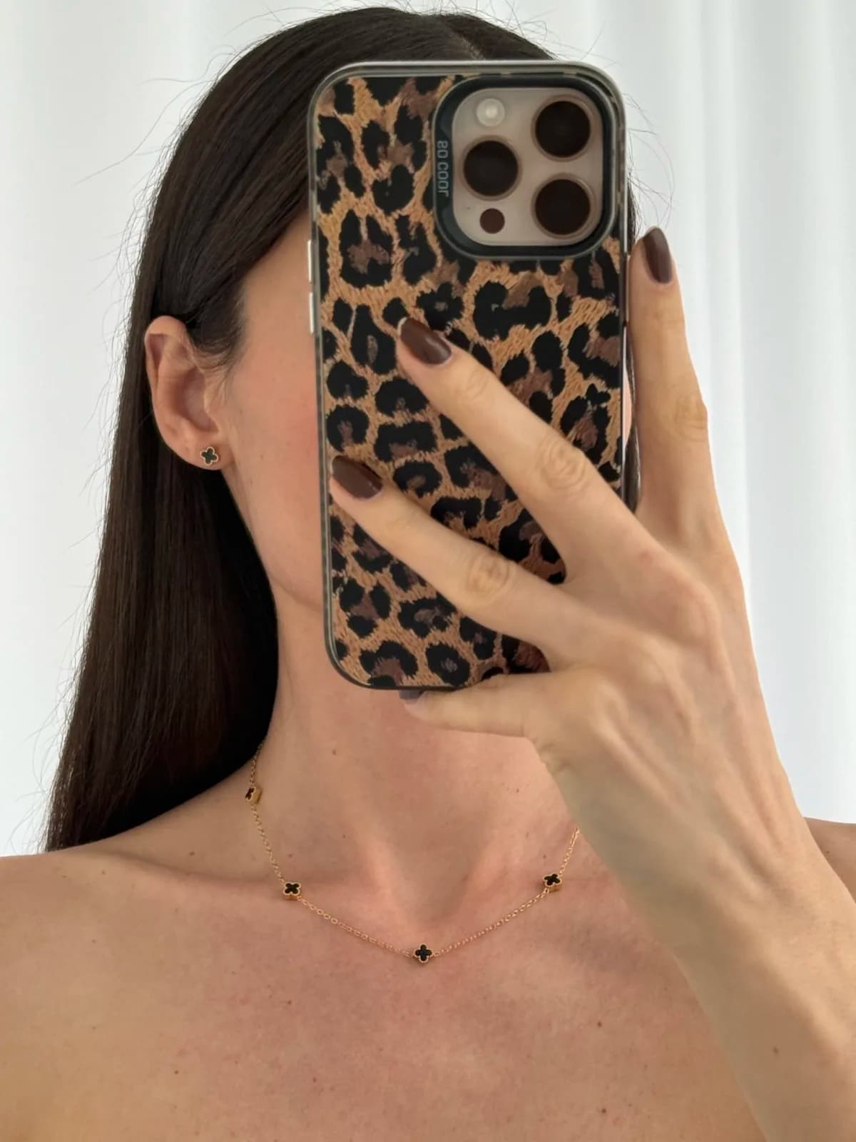 Özel Seri Marka Model Yonca Tasarım Mini Siyah Küpe