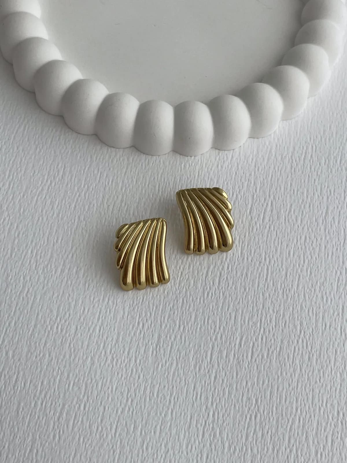 Çelik Tırtık Desen Geometrik Tasarım Gold Küpe